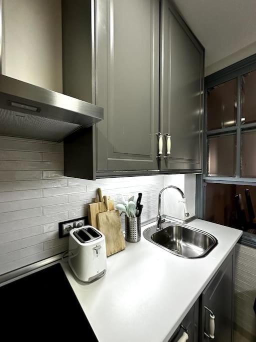 Apartamento Con Parking En Centro De Madrid-Chamberi Lägenhet Exteriör bild